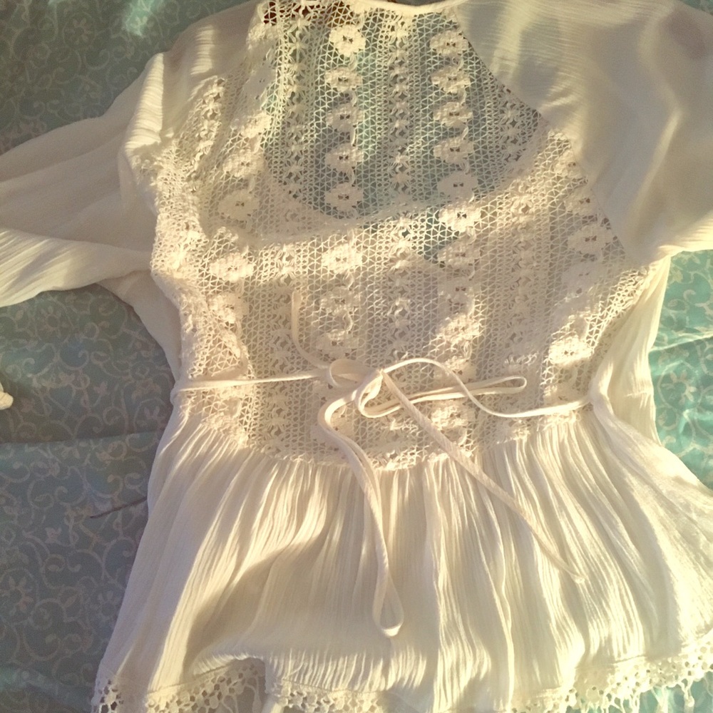 NWT- American Rag off white crotchet back shirt
